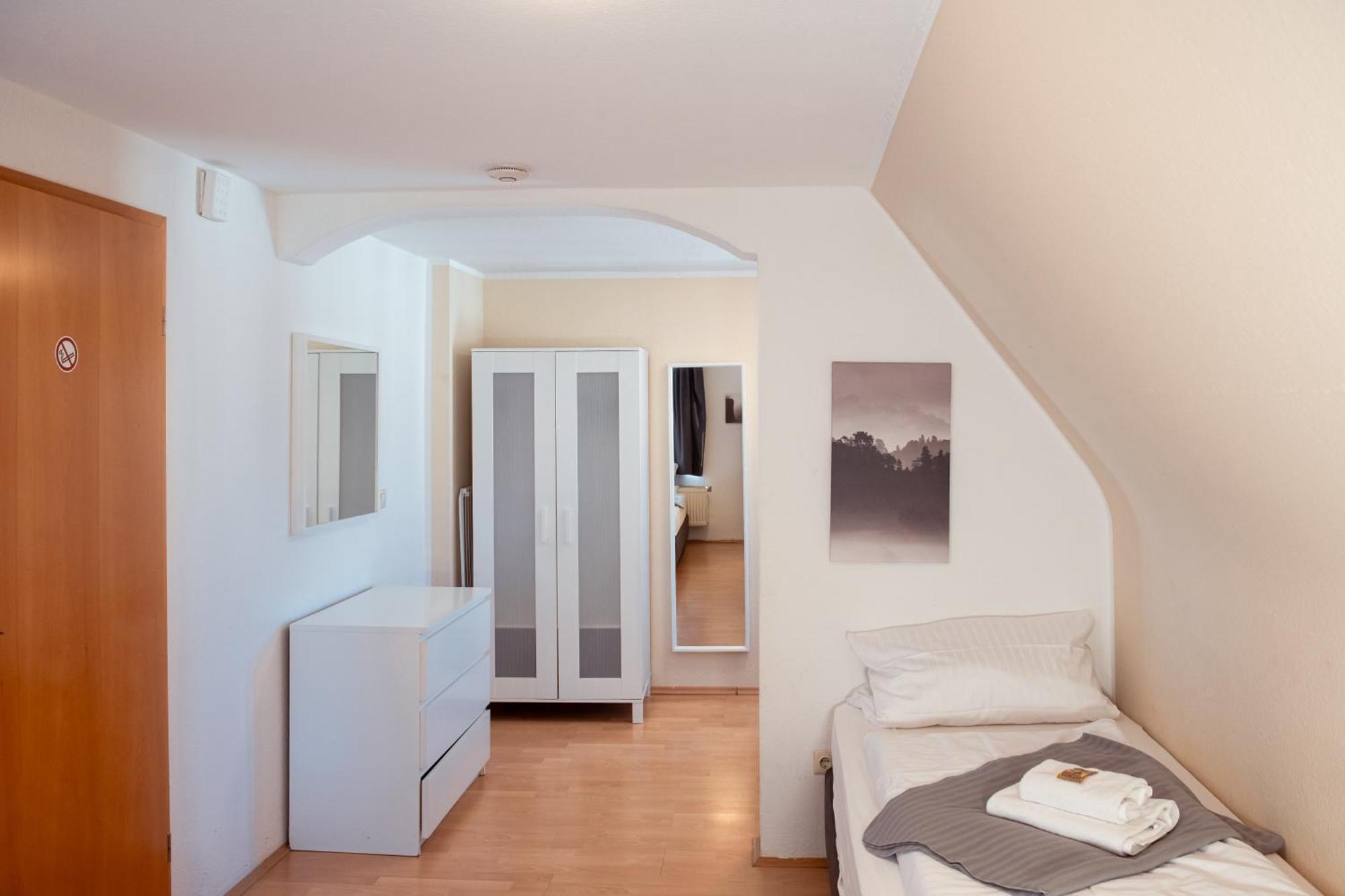 Haus99 Budget Pension & Apartments Fürth 외부 사진